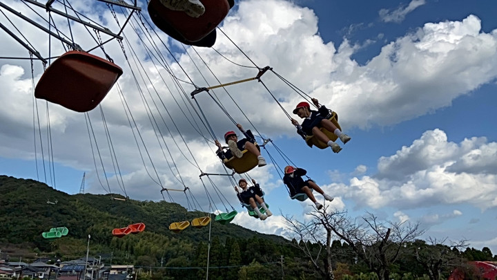 4266fa22b6c04dc9a6e0da986ae9c192